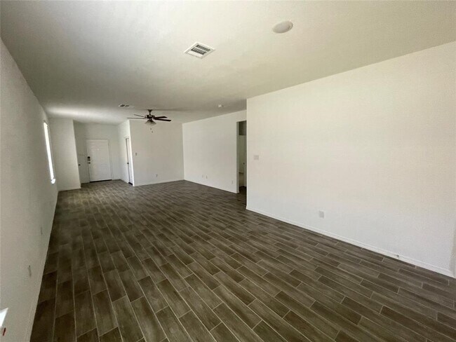 Building Photo - 25564 Northpark Palm Dr