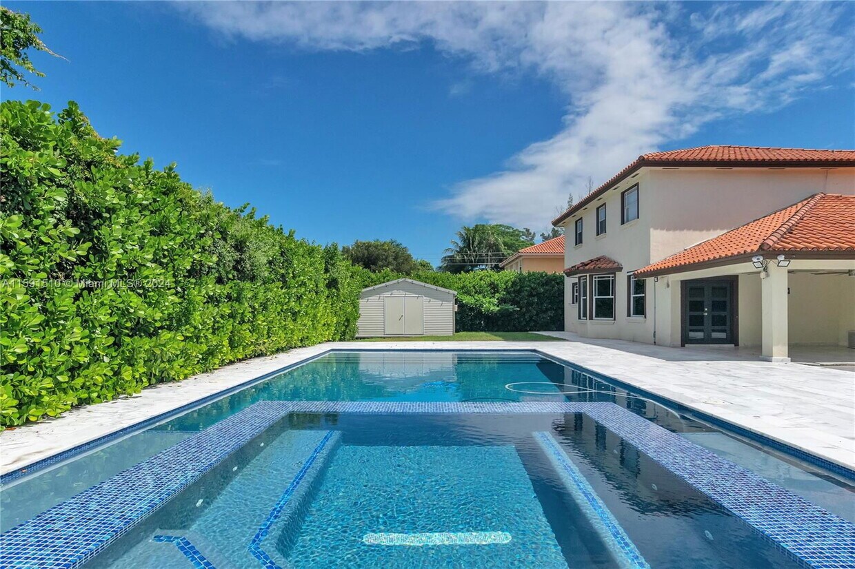 Foto principal - 9261 SW 174th St