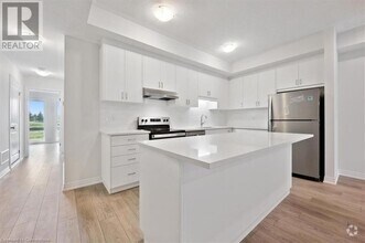 Building Photo - 99 REVERIE Wy
