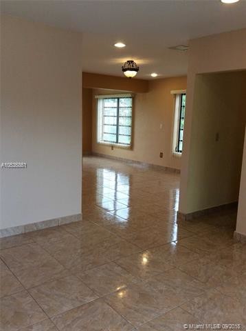 Foto del edificio - 8900 SW 18th Terrace