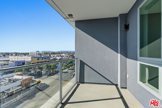 Building Photo - 10601 Washington Blvd