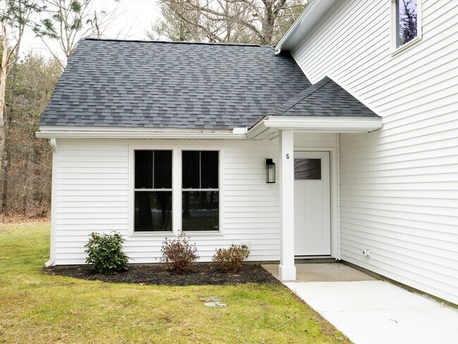 Foto del edificio - 5 Barracks Rd