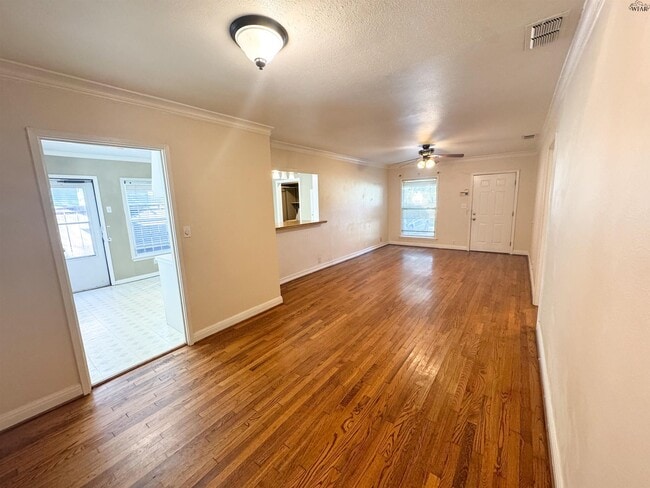 Foto del edificio - 3200 Glenwood Ave