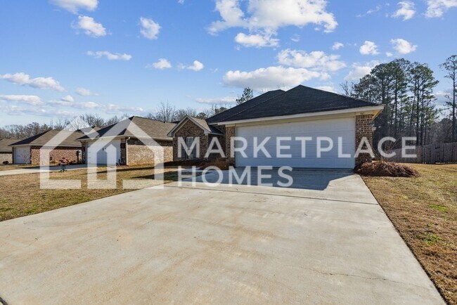 Foto del edificio - 557 Silver Hill Dr