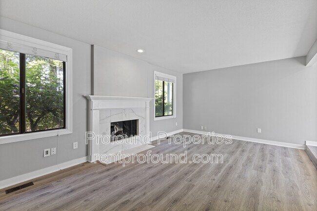 Foto del edificio - 12340 NW McDaniel Rd