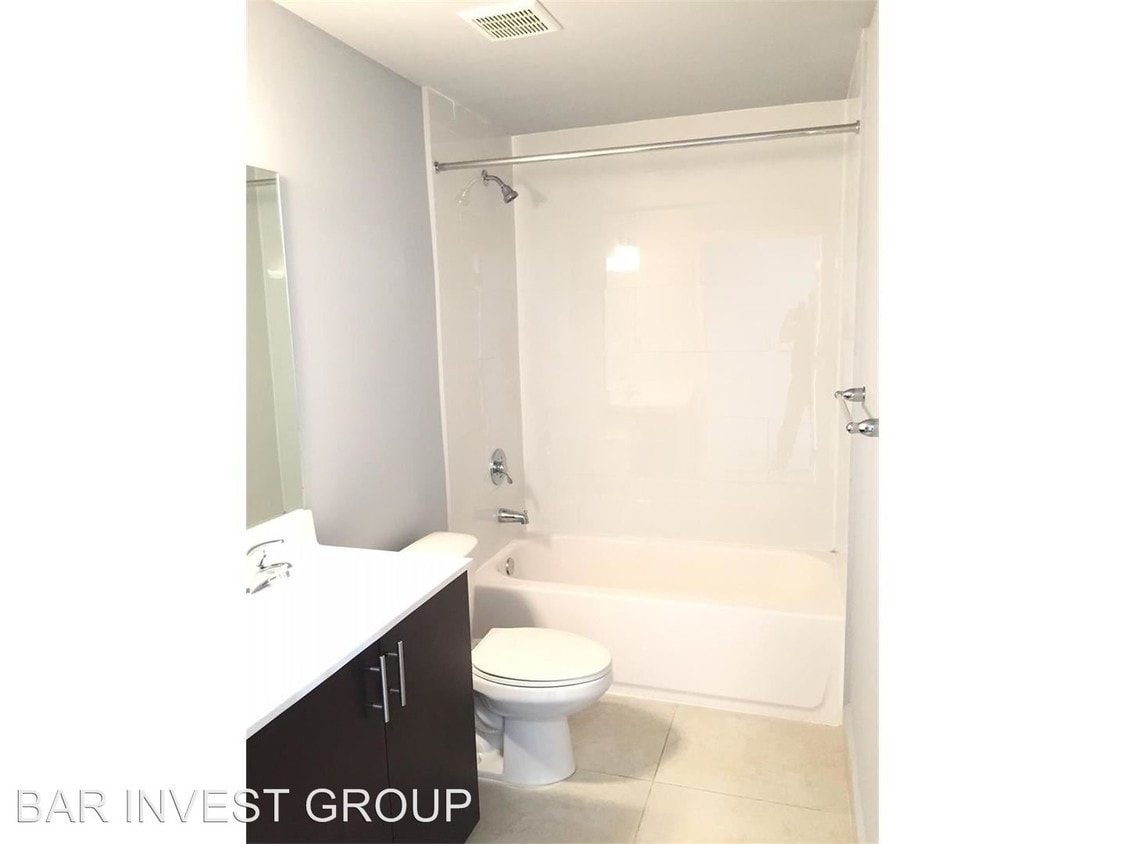 Primary Photo - 401 SW 17th Ave