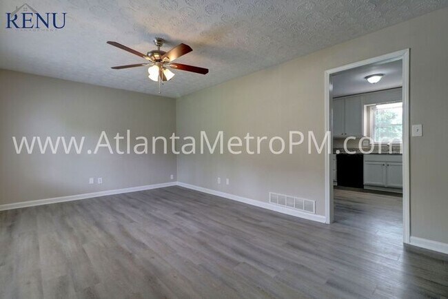 Foto del edificio - Available Now!