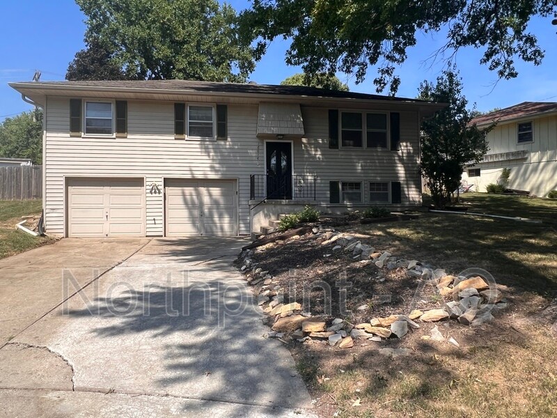 16014 E 40th Terrace S, Independence, MO 64055 House Rental in