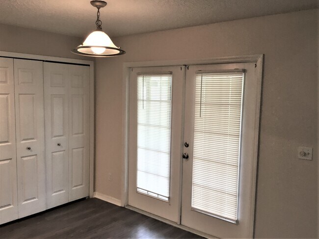 Foto del edificio - 15319 Torpoint Rd