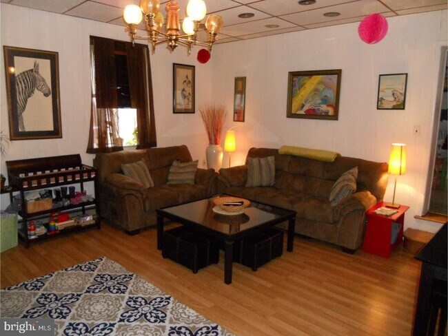 Foto del edificio - 4261 E River Dr