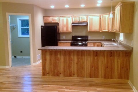 Building Photo - 2 Story Colonial - 3 bdrm/2 bath - LARGE YARD