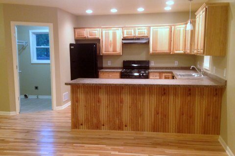 Foto del edificio - 2 Story Colonial - 3 bdrm/2 bath - LARGE YARD
