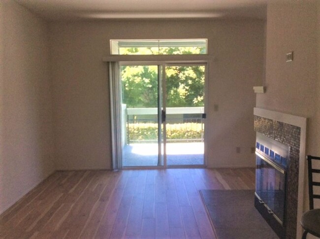 Foto del edificio - Single Level - 1 Bedroom Home with 1 Car G...