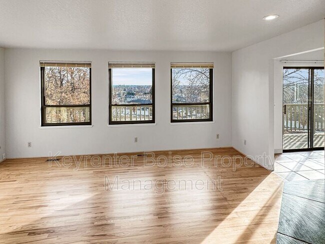 Foto del edificio - 6070 W Hill Rd