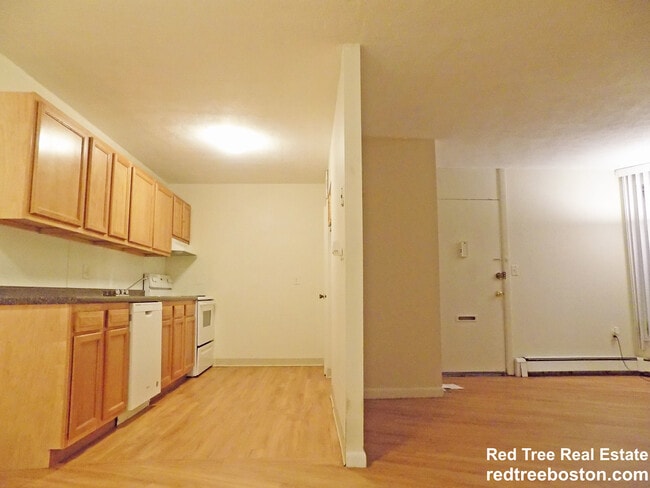 Photo - 2045 Commonwealth Ave Apartment