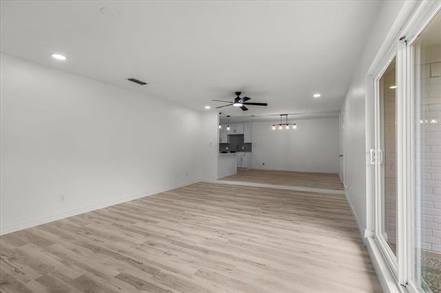 Foto del edificio - 8835 Township Ct