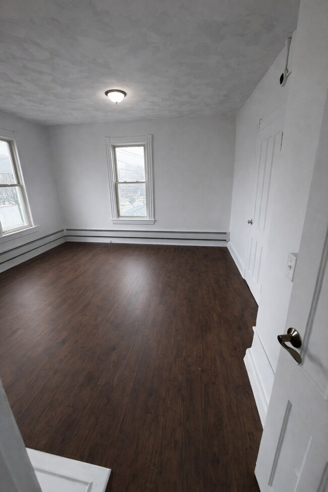 Foto del edificio - 108 S Main St