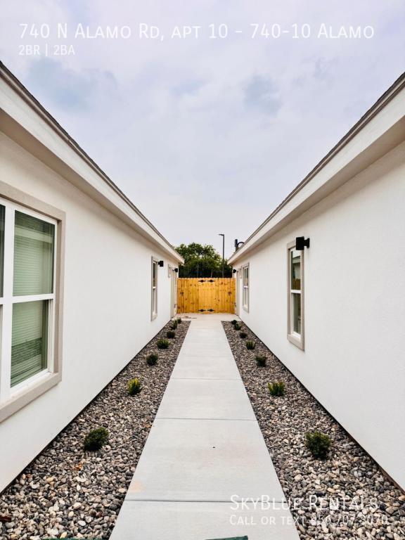Foto del edificio - 740 N Alamo Rd