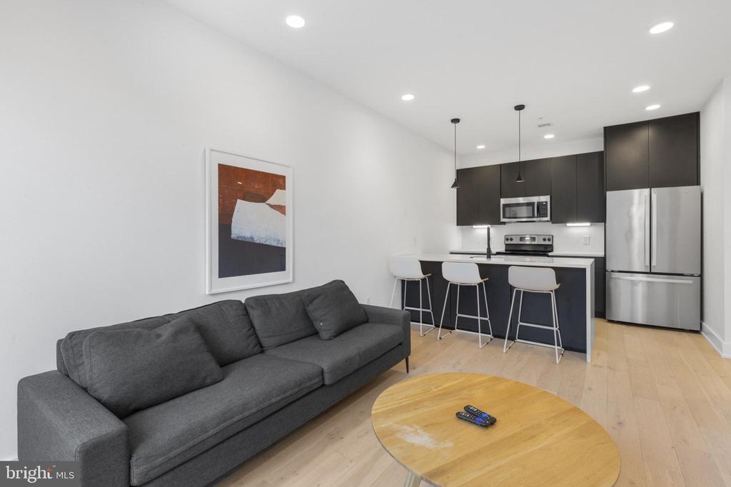 Foto principal - 965 Frankford Ave