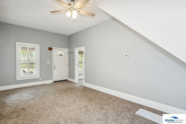 Building Photo - Cute 3 bedroom 1 bath home ***$200 off of ...