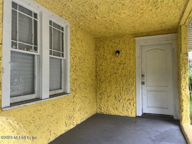 Foto del edificio - 437 W 24th St