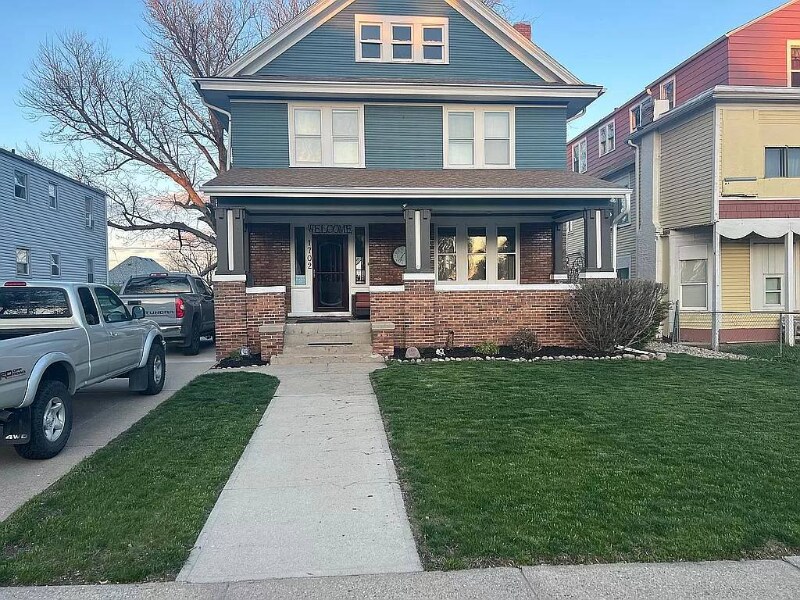 Primary Photo - 1702 Grandview Blvd