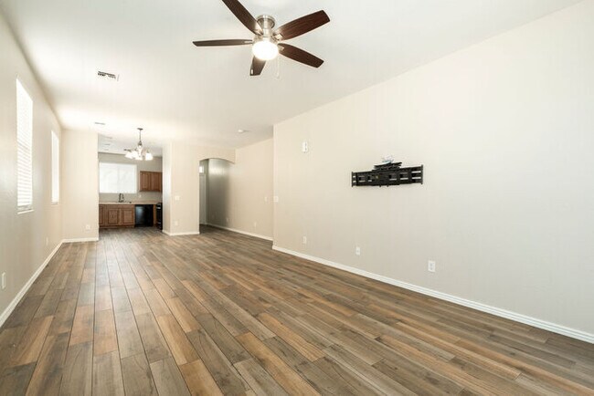 Foto del edificio - 3 bedroom Home!!