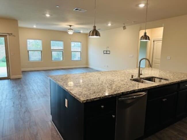 Foto del edificio - $2,390 Riverstone Community 3 Bd, Hwy 41 & Ave 12, Solar - Timberline Way, Madera