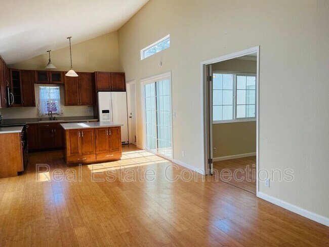 Building Photo - 5315 Birch Grove Dr