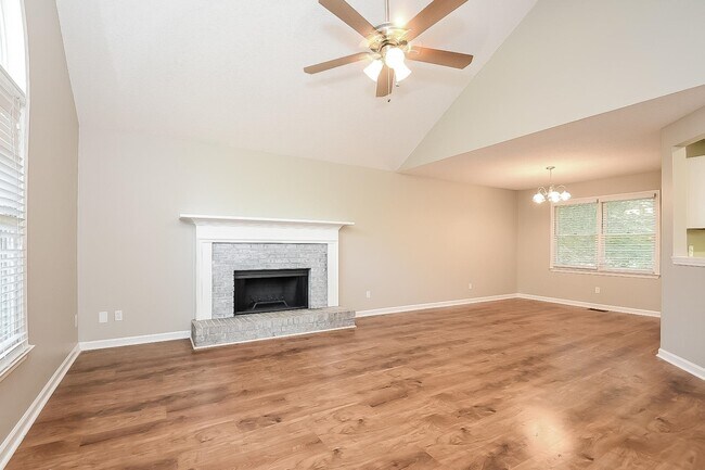 Building Photo - 19 Widgeon Way SW