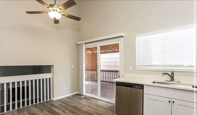 Foto del edificio - 17976 E Bethany Dr