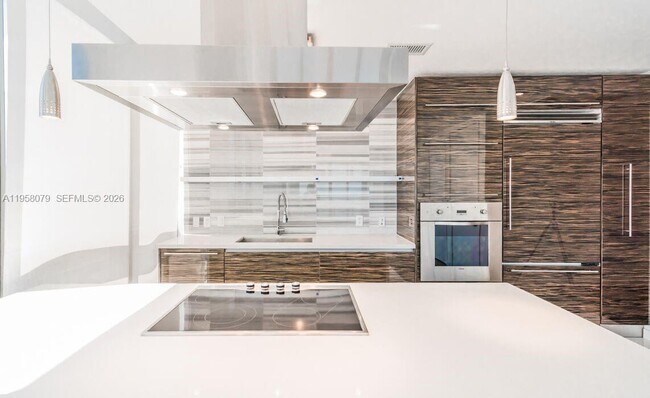 Building Photo - 1100 Biscayne Blvd