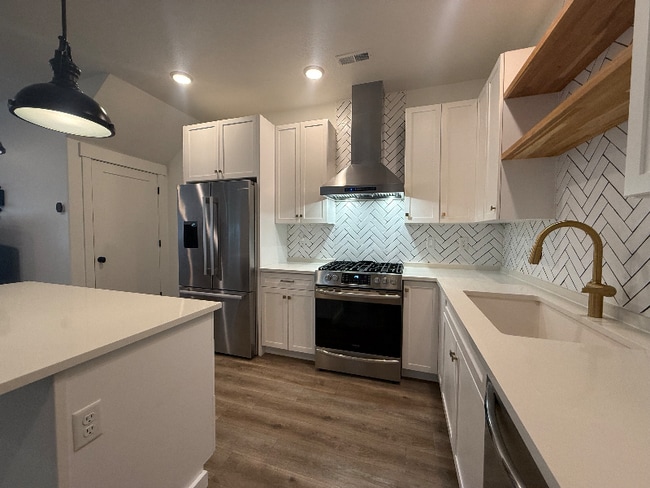 Building Photo - 5258 W Dock St