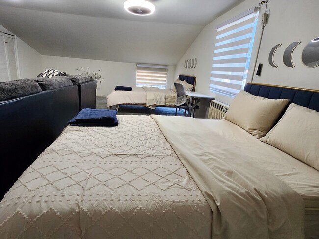 Foto del edificio - 6114 Kingman Ave