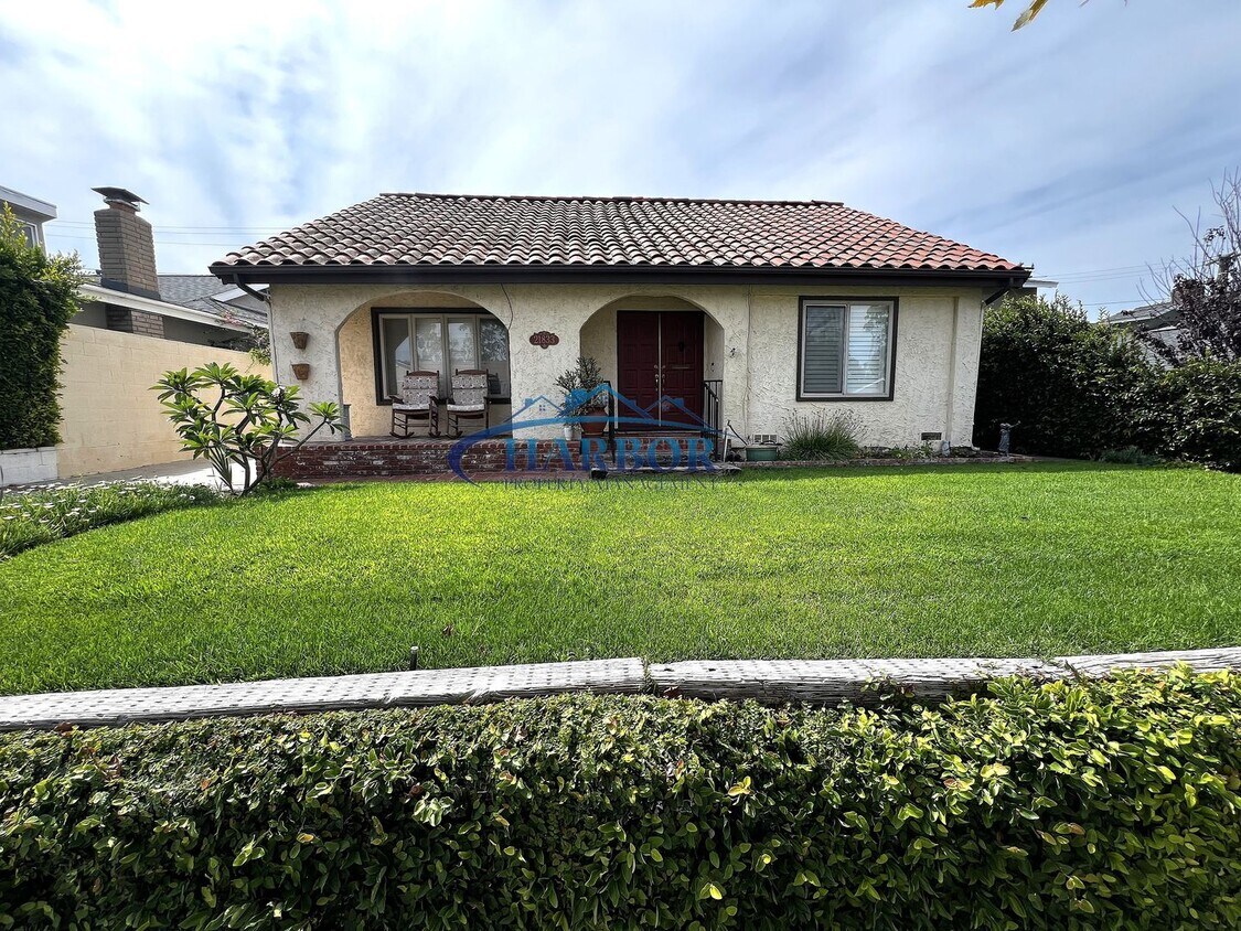 Beautiful 4-Bedroom Home with Canyon Views... - Beautiful 4-Bedroom Home with Canyon Views...