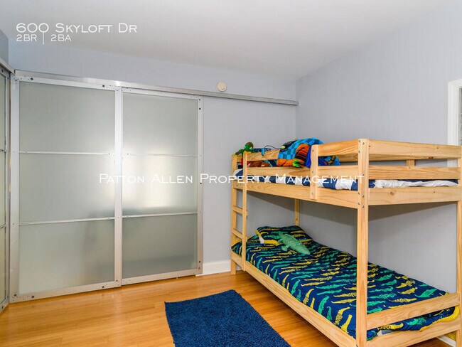 Building Photo - Beautiful open-concept downtown condo
