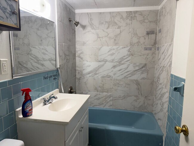 Foto del edificio - Oversized 2BR Apartment