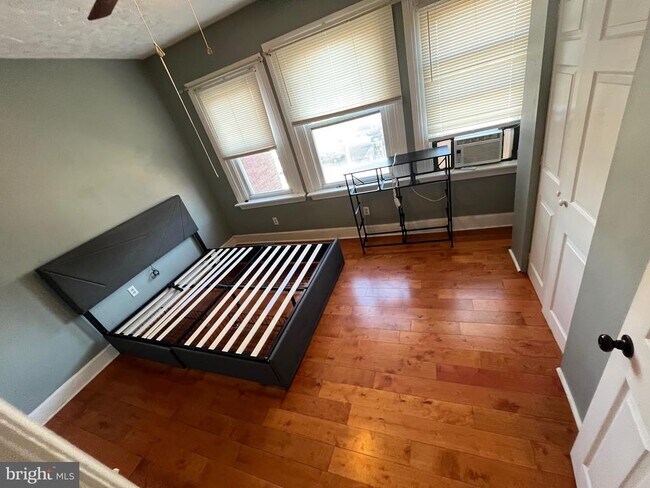 Foto del edificio - 308 S 52nd St