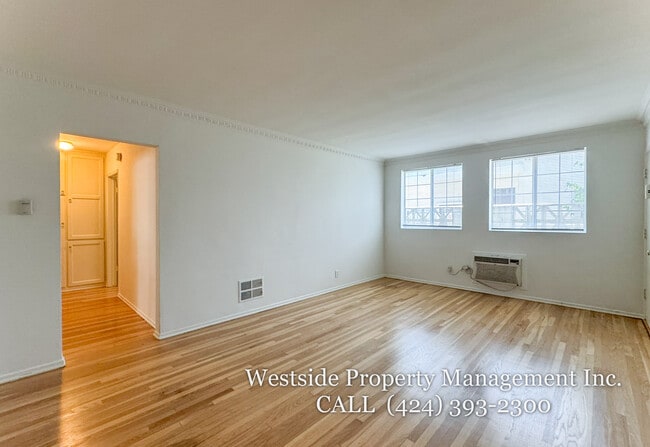 Building Photo - 244 S Doheny Dr