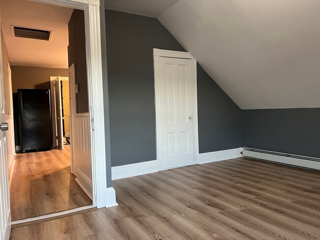 Building Photo - 16 Tuxedo Ave