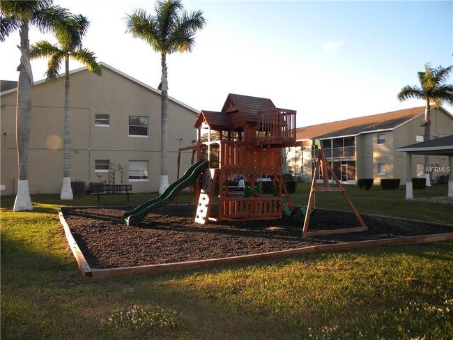 Building Photo - 4326 Pershing Pointe Place Unit 4