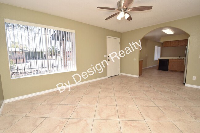Foto del edificio - Eastside 3 Bed 2 Bath Gem with 2 Car Garage and Large Private Fenced Yard