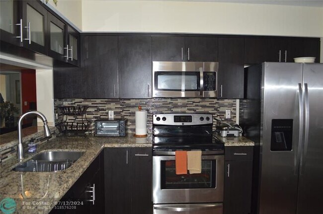 Building Photo - 2200 S Cypress Bend Dr