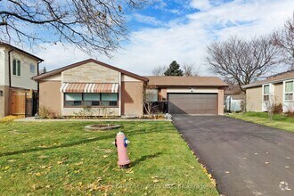 Building Photo - 50 Glebe Cres