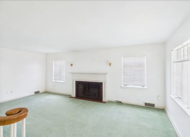 Foto del edificio - 5 Springhaven Rd