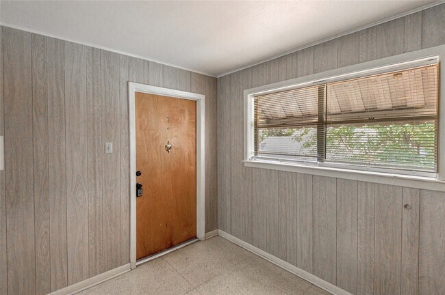 Foto del edificio - 818 University Ave