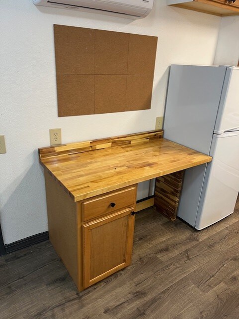 Foto del edificio - 20572 Van Slyke Rd