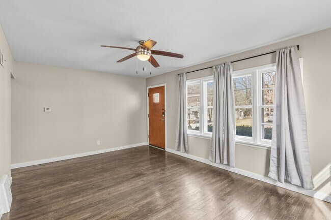 Building Photo - 114 Reasor Dr