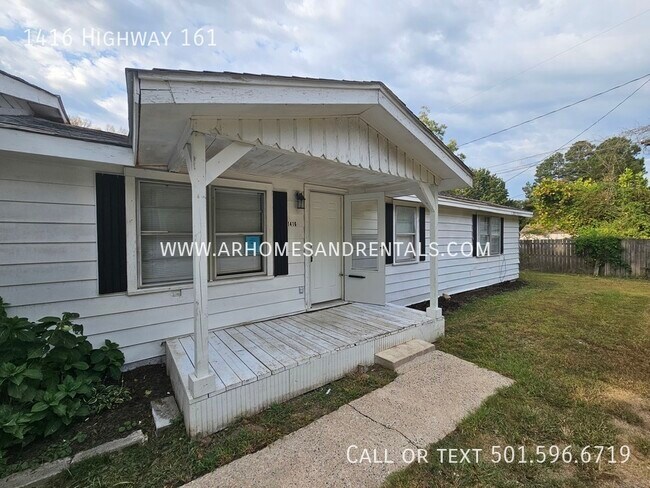 Building Photo - 1416 Highway 161 | $995 | 3 beds, 2 full b...