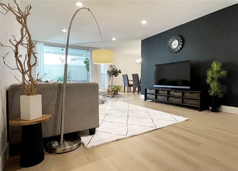 Foto principal - 4637 Willis Ave